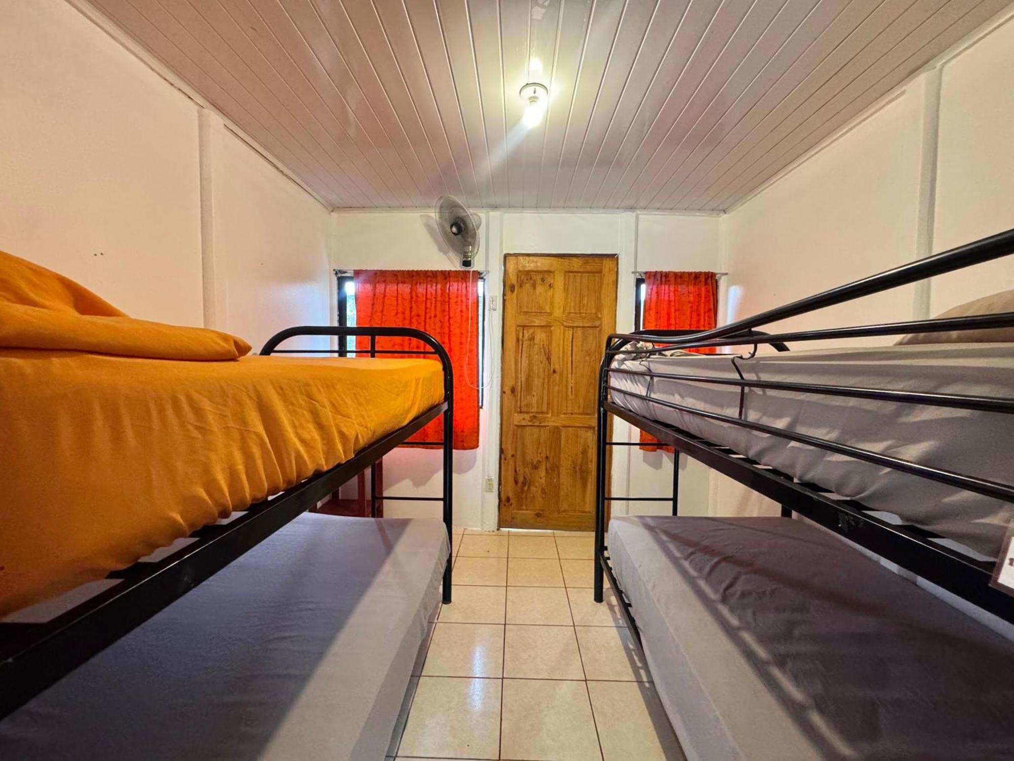 Kalunai Hostel Puerto Viejo de Talamanca Buitenkant foto